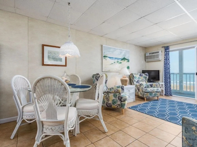46th St Windjammer 308 1Br Condo