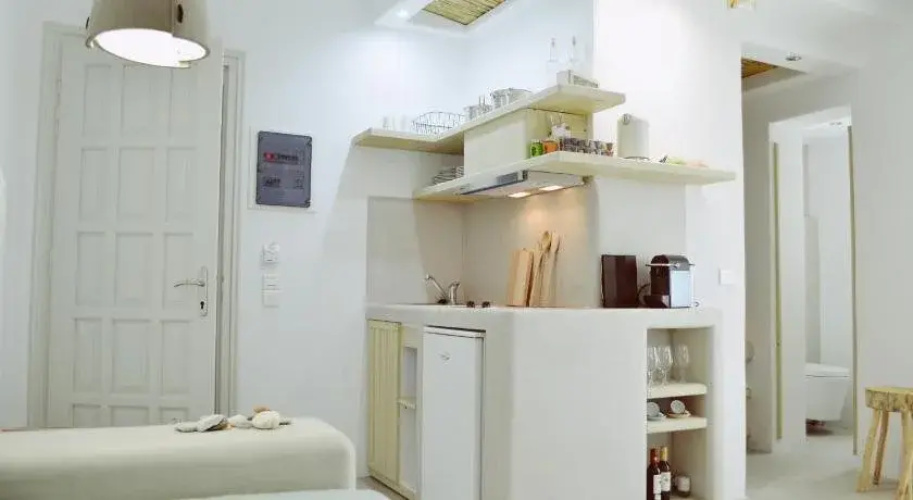 Naxos Edem Studios