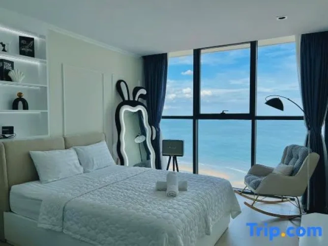 1 Bedroom Luxury Apartment with ocean view