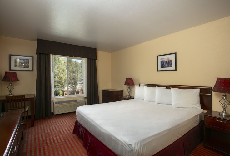 The Monarch Inn Over view