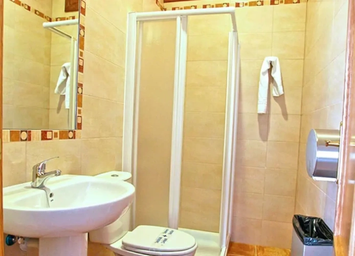 4 Bedrooms Cottage