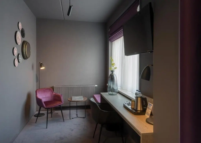 Comfort room with view