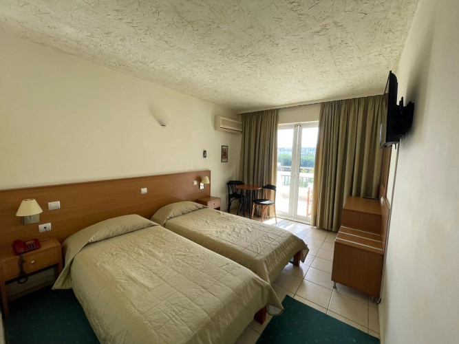 Hotel Flisvos