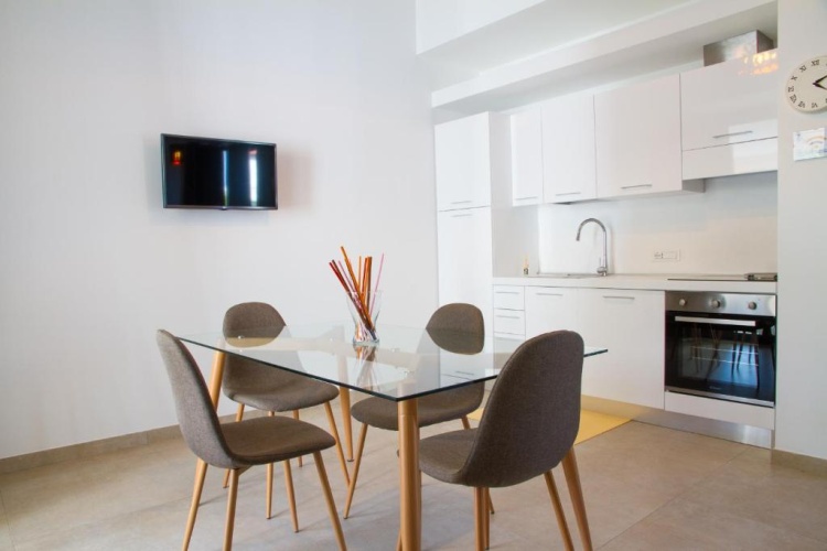 1 Bedroom Apartment