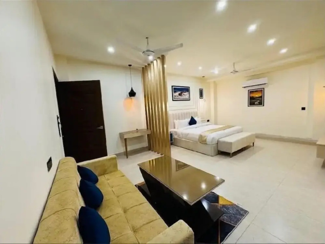 Hotel Four Square