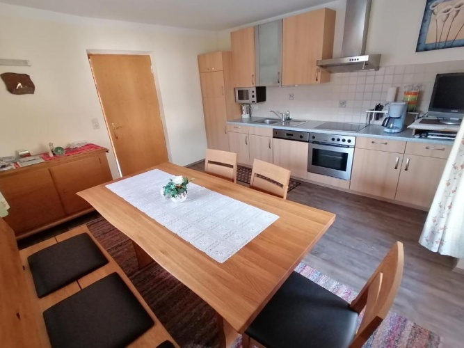 3 Bedrooms Apartment