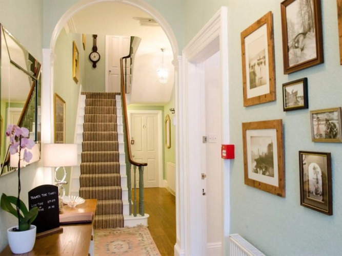 Rosslyn HouseOver view