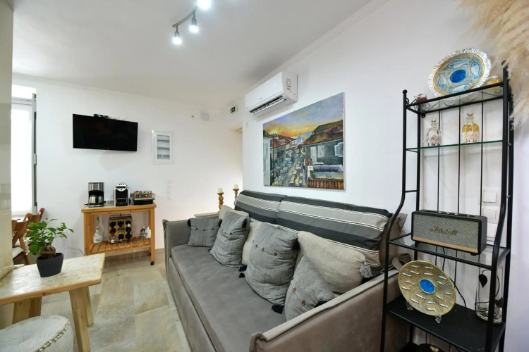 Agate Hydra luxury apartment