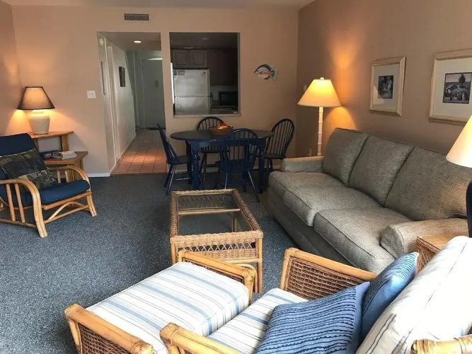 Mariners Court 206