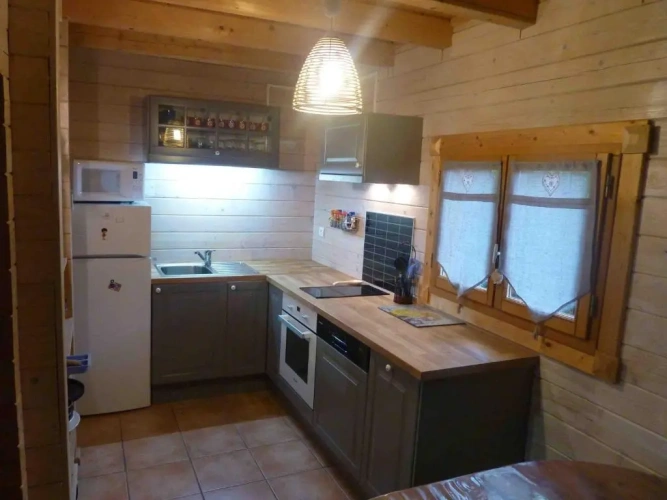 2 Bedrooms Chalet