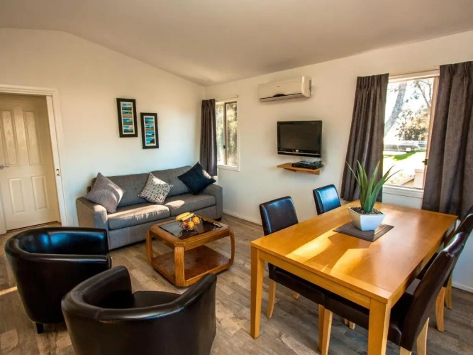 2 Bedrooms Villa