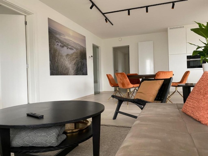 3 Bedrooms Apartment