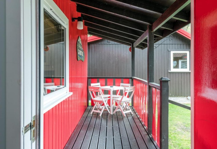 2 Bedrooms Chalet