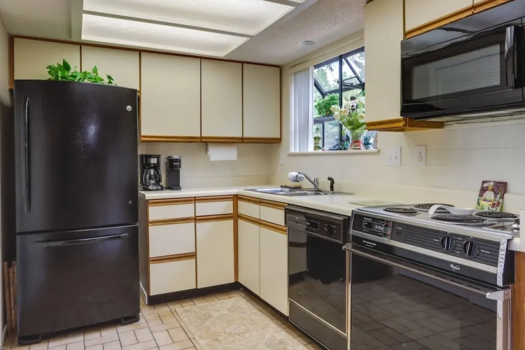3 Bedrooms Apartment