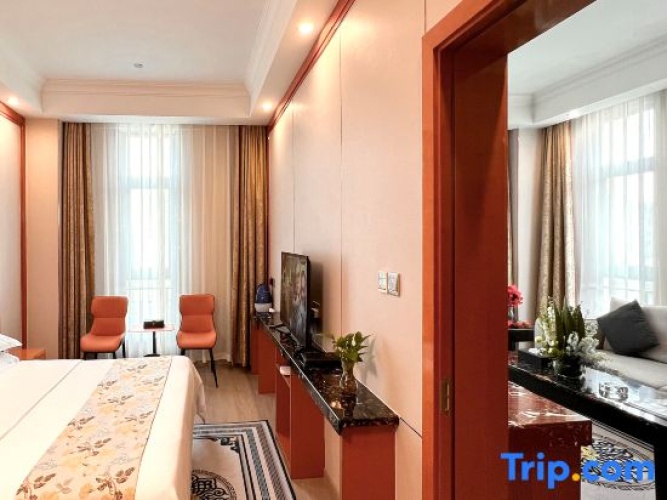 Deluxe Suite