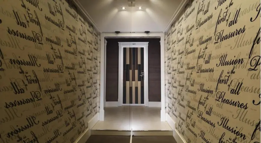 Silver Royal Suite