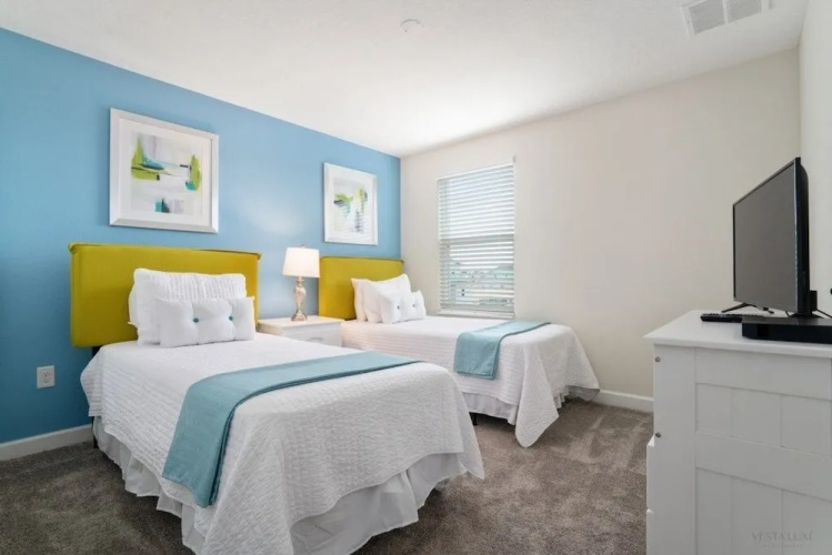Glamorous 6-Bed With Private Pool/Spa home