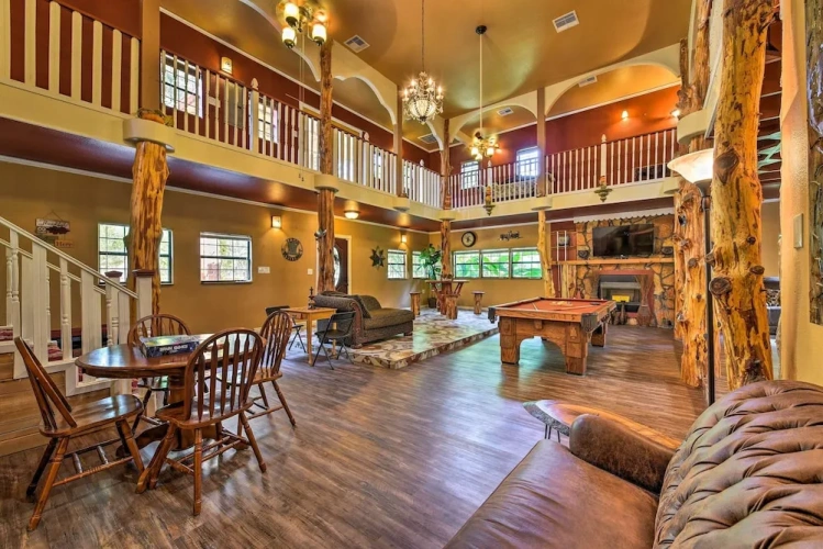 4 Bedrooms Cottage with balcony
