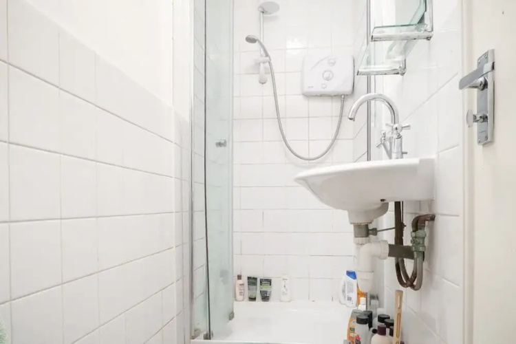 Sidney Street - Deluxe Guest Room