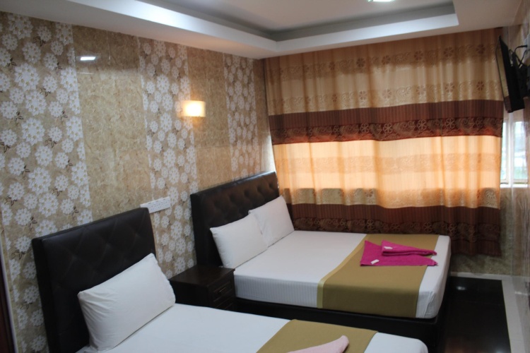 Standard Triple room