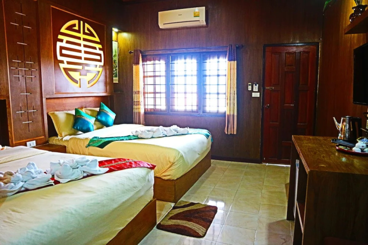 Chasa Rakthai Resort