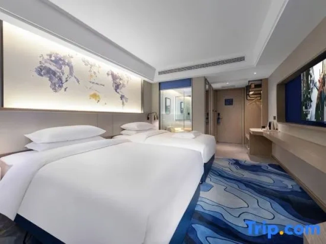 Grand Twin Family room