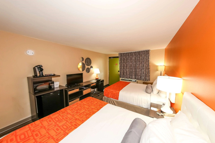 Howard Johnson By Wyndham Winnipeg West photo 7