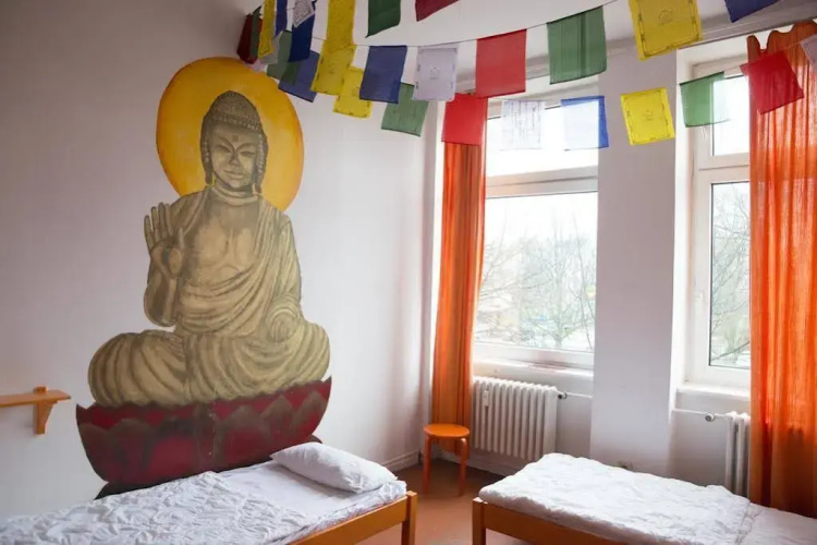 Instant Sleep Backpacker Hostel