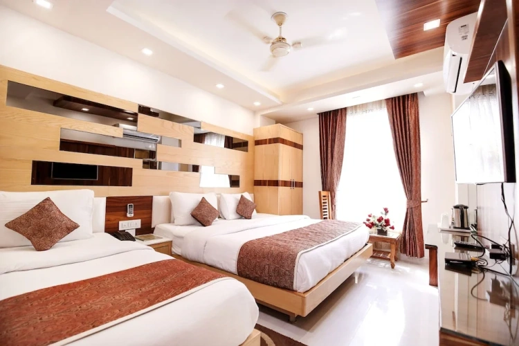 Standard Triple room
