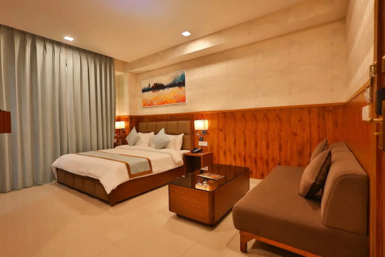 Clay Inn Hotel Gurugram