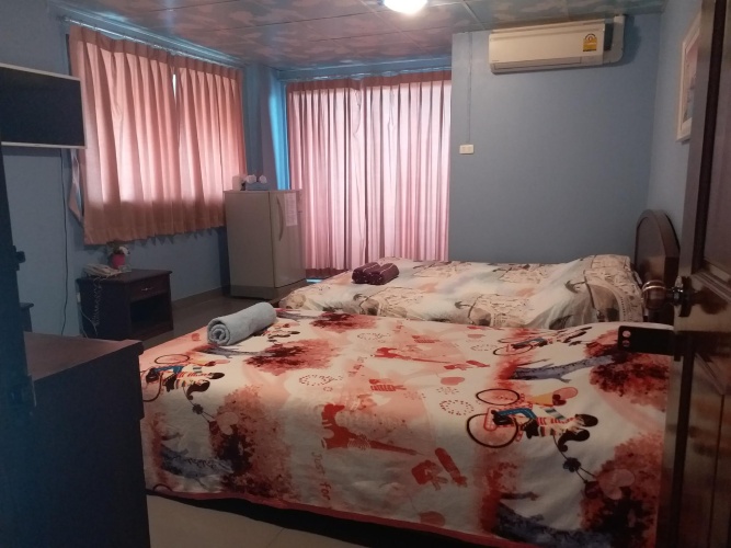Standard Triple room