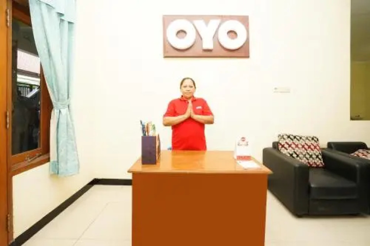 OYO 302 Karolin Syariah Residence