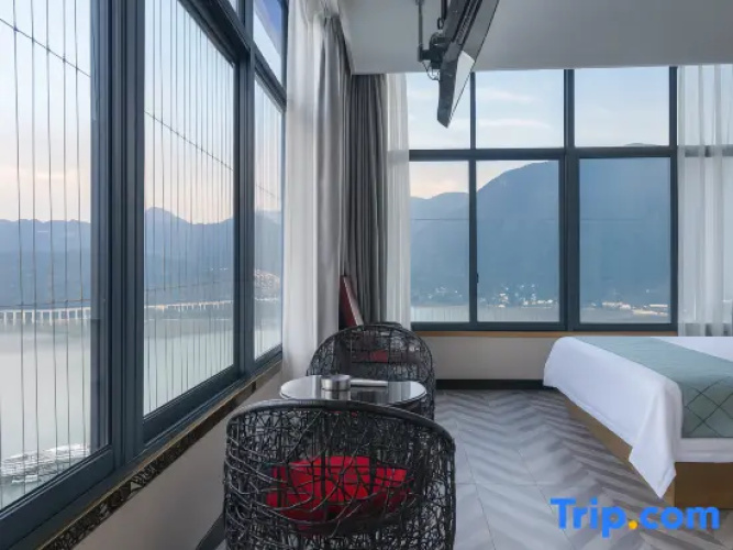Standard Double room with river view