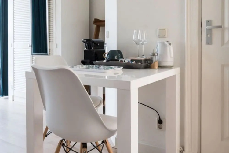 Boutique Canal House Suites