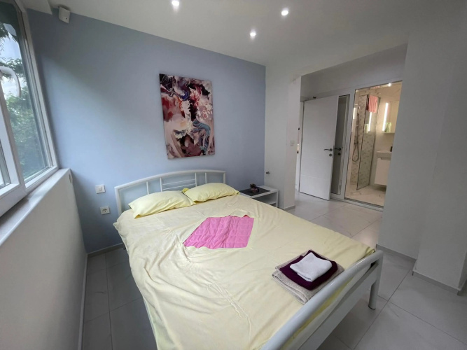 EVAs WorldMap Apartment