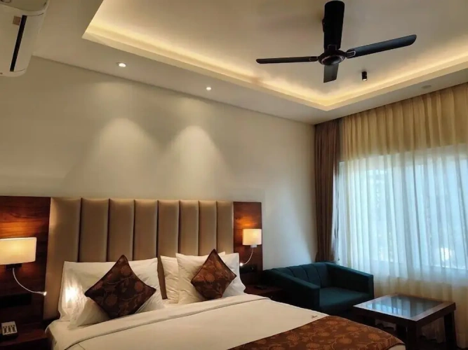 Executive Suite with balcony and with mountain view