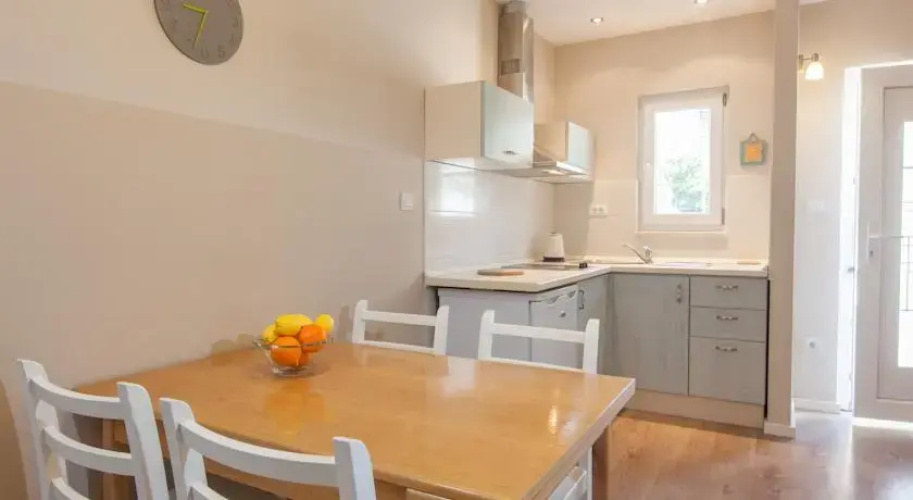 Apartments Meri Makarska
