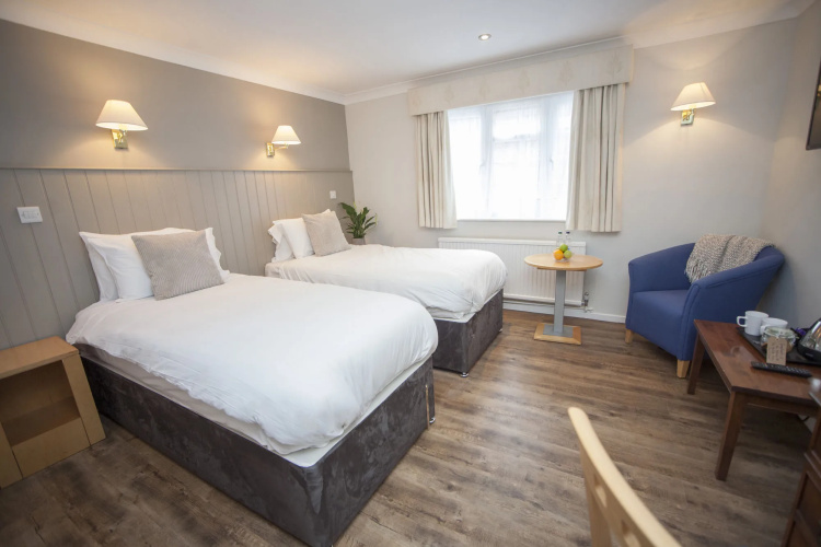 Norfolk Arms Hotel