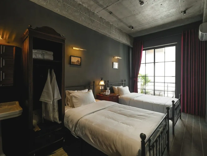 Standard Twin room with balcony