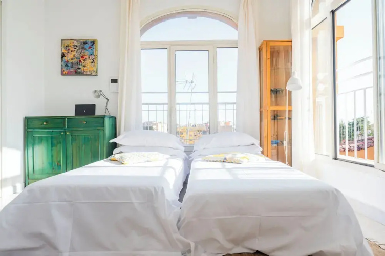 St. John Basilica Lovely Tower Apartment