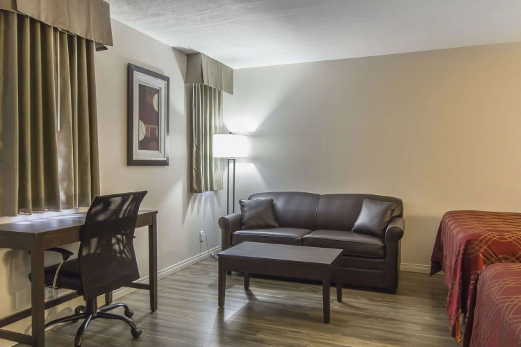 Econo Lodge Lethbridge