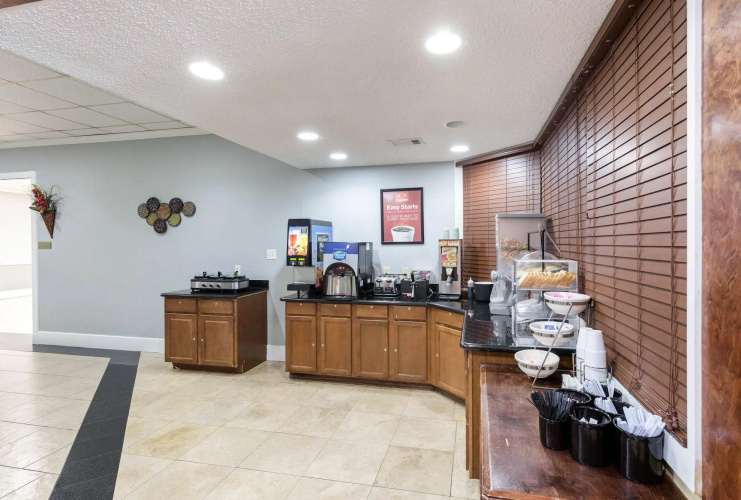 Econo Lodge photo 19