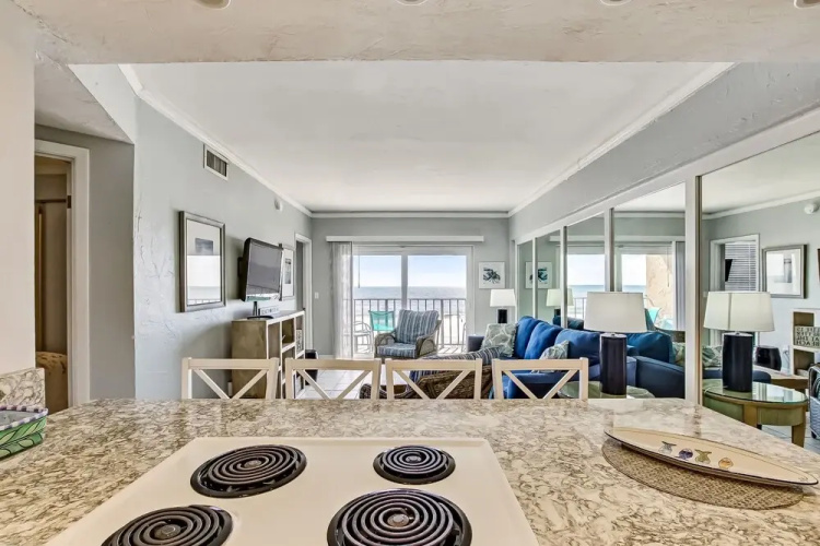 Oceanfront on the Beach - Pool