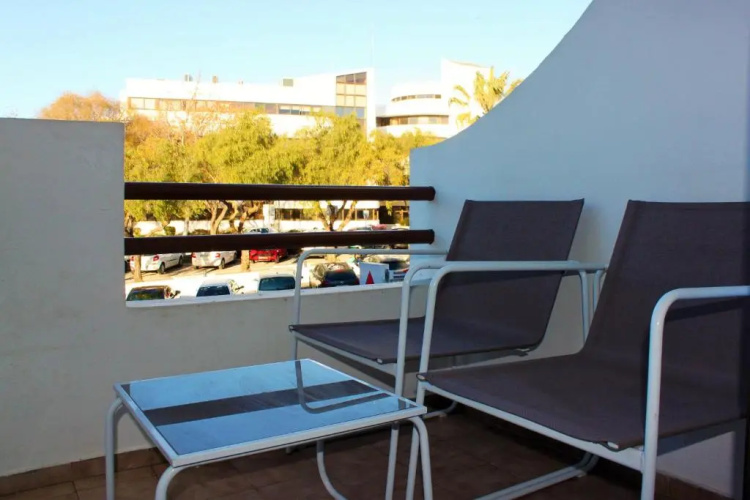 5 Minutes Walk from the Beach