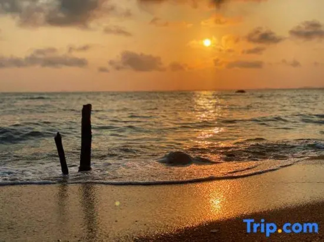 Yangjiang Beach House B&B