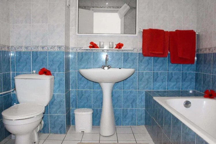 Hotel Emira
