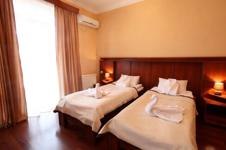 Aristocrat Hotel