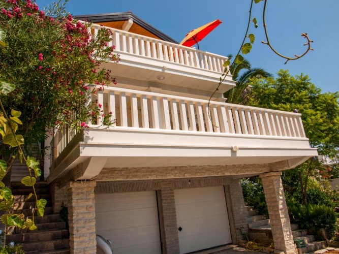 1 Bedroom Apartment with sea view
