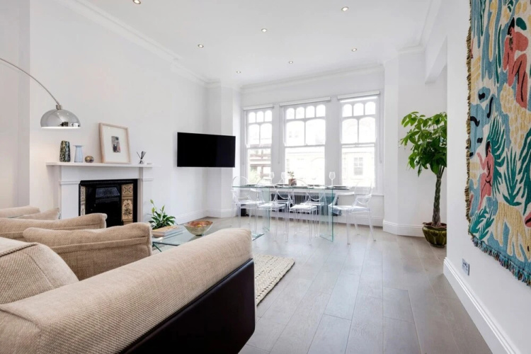 Modern and Bright Highgate Gem