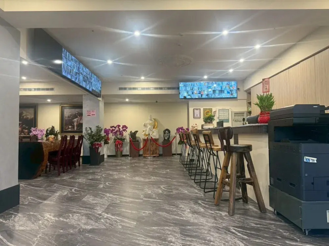 Chuanfu Shimen Hotel